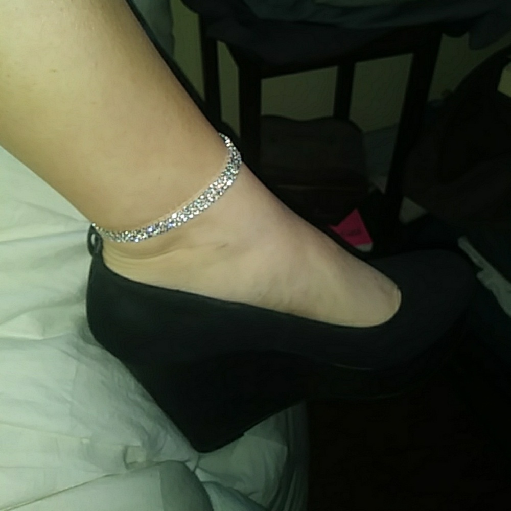 Elegant Diamond Ankle Bracelette - Picture 3 of 4